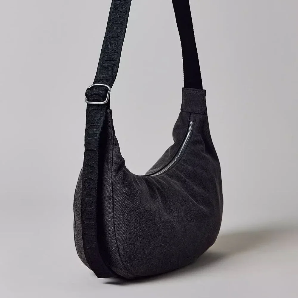 NWT Baggu Medium Crescent Bag - Washed Black Denim - Picture 9 of 12